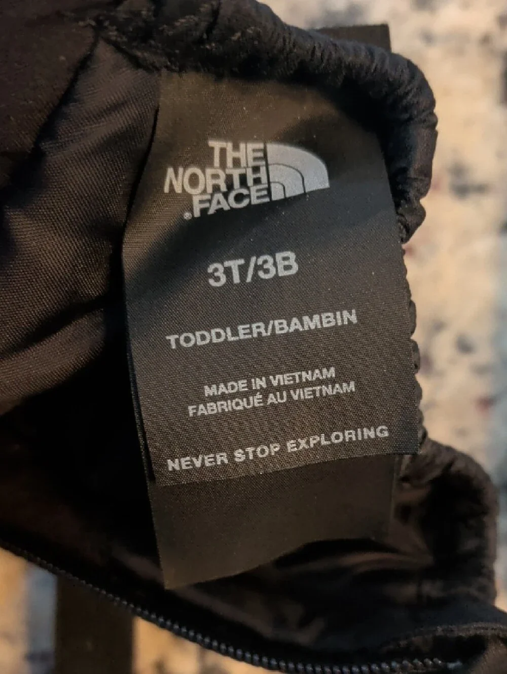 The North Face Black Insulated DryVent Mittens Youth 3T